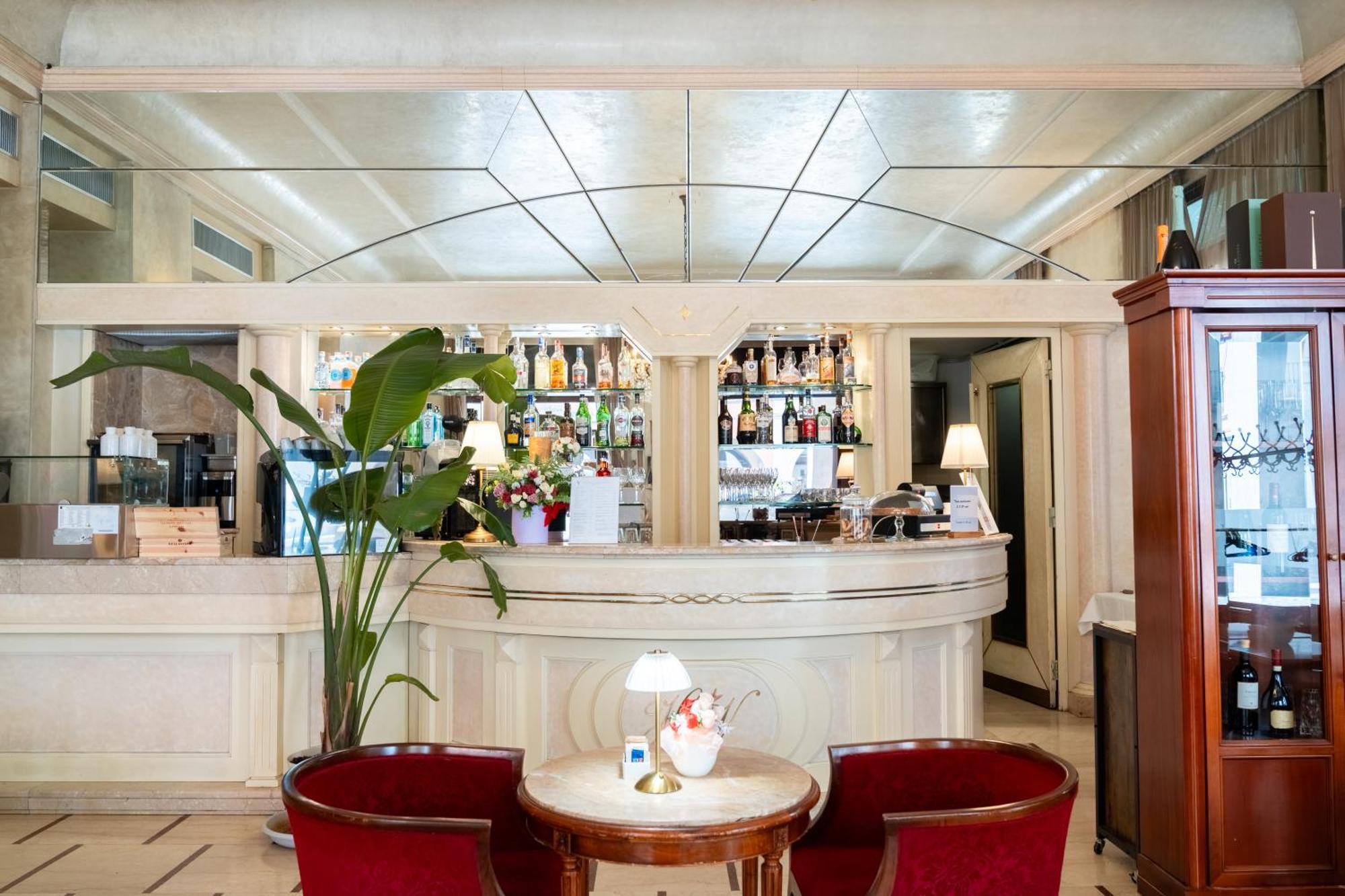 Hotel Vittoria Brescia Luaran gambar
